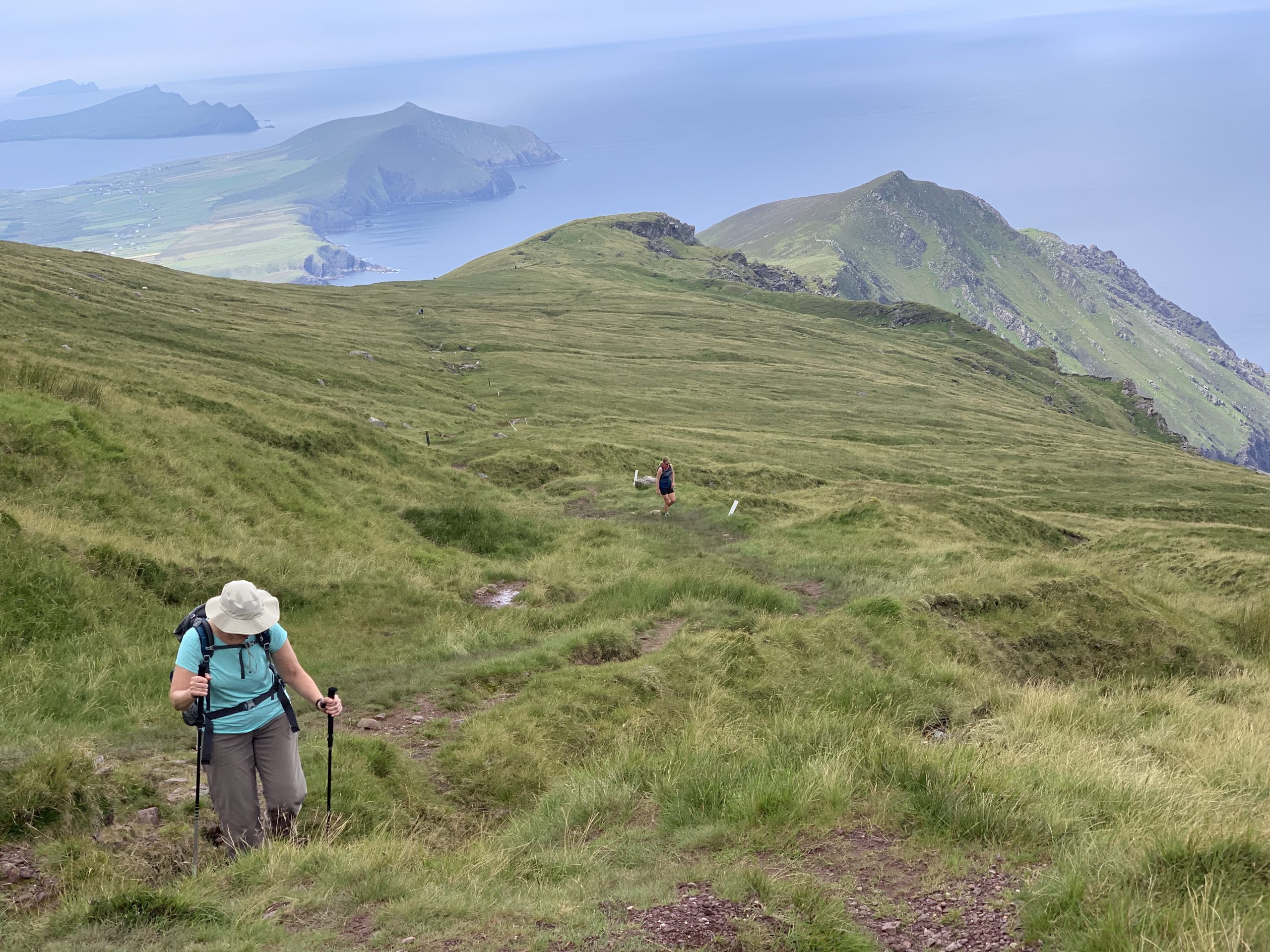 Aufstieg über die Flanke des Mount Brandon auf dem Dingle Way