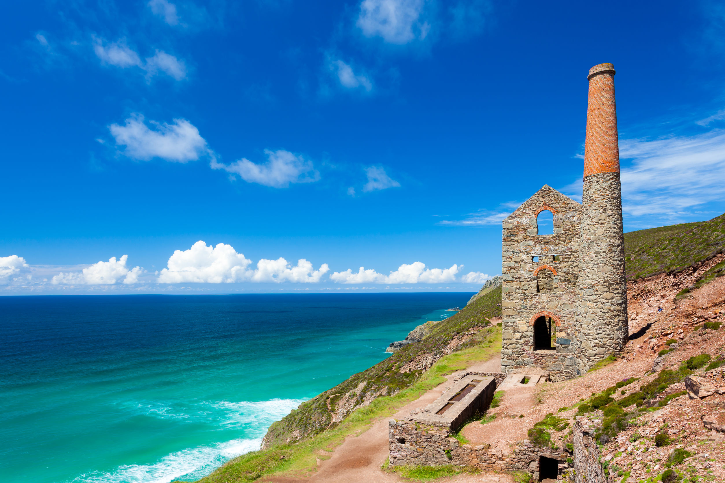 The historic Towanroath Engine House at Wheal Coates a former Tin Mine near St Agnes Cornwall England UK Europe